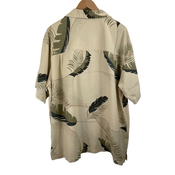 St. John's Bay Mens Size XL Washable Silk Tan Green Tropical Short Sleeve Shirt - Picture 2 of 8
